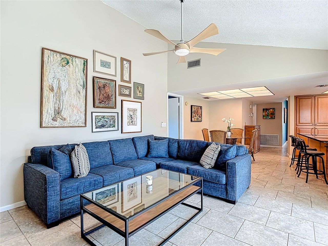 9416 Bellhaven Street, Temple Terrace, FL 33637 Photo