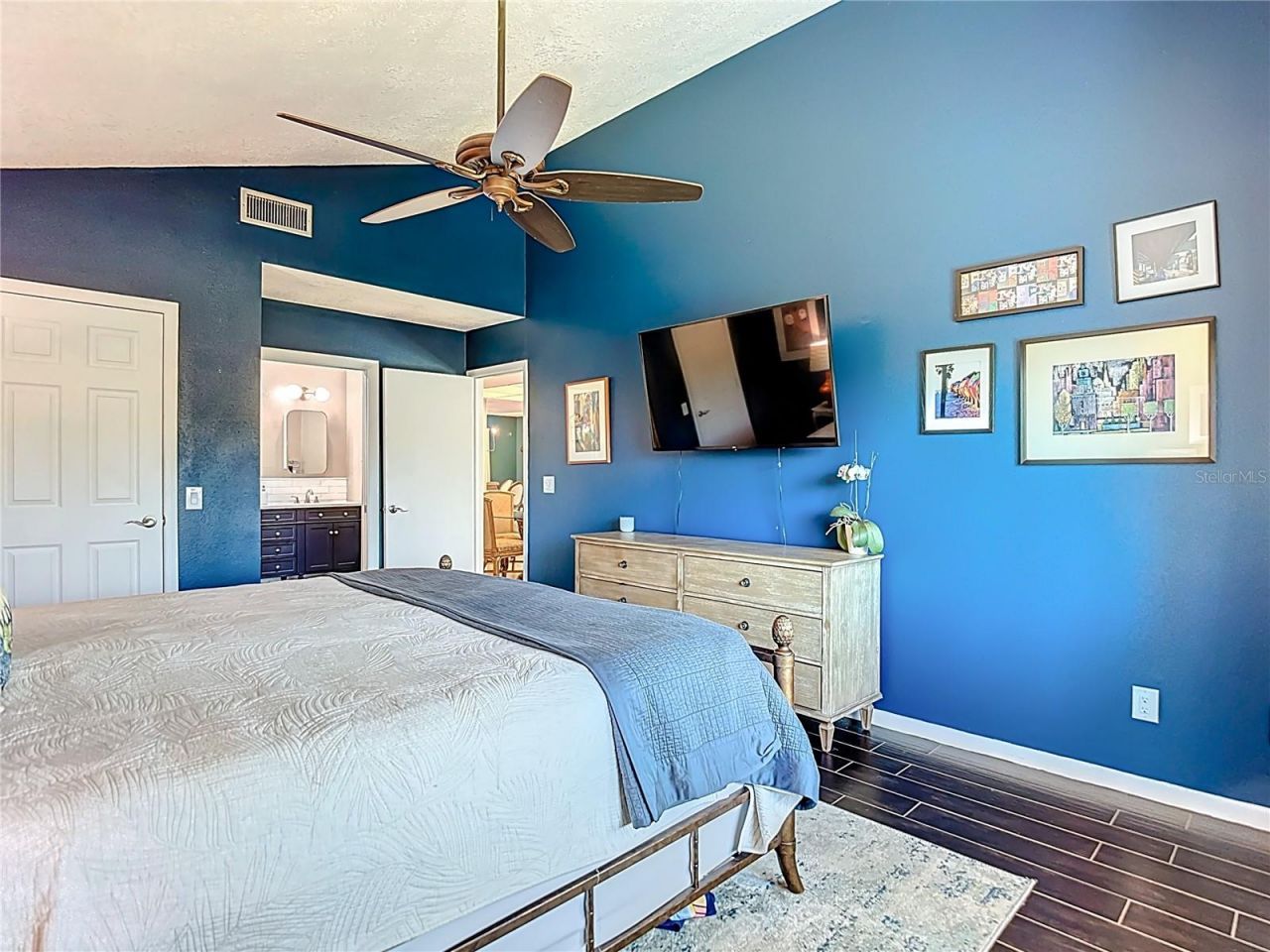 9416 Bellhaven Street, Temple Terrace, FL 33637 Photo