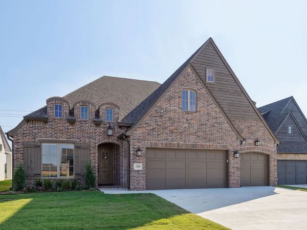 2705 W Twin Oaks Street , Broken Arrow, OK 74012