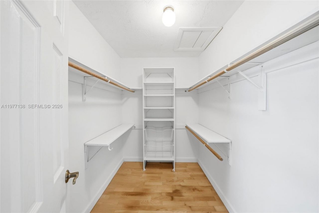 1880 NE 206th Ter, Miami, FL 33179 Photo