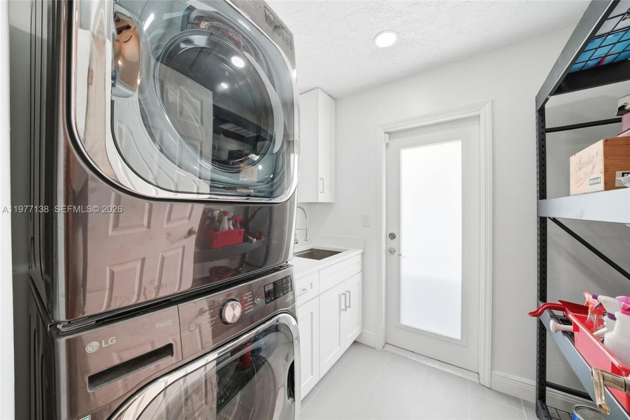 1880 NE 206th Ter, Miami, FL 33179 Photo