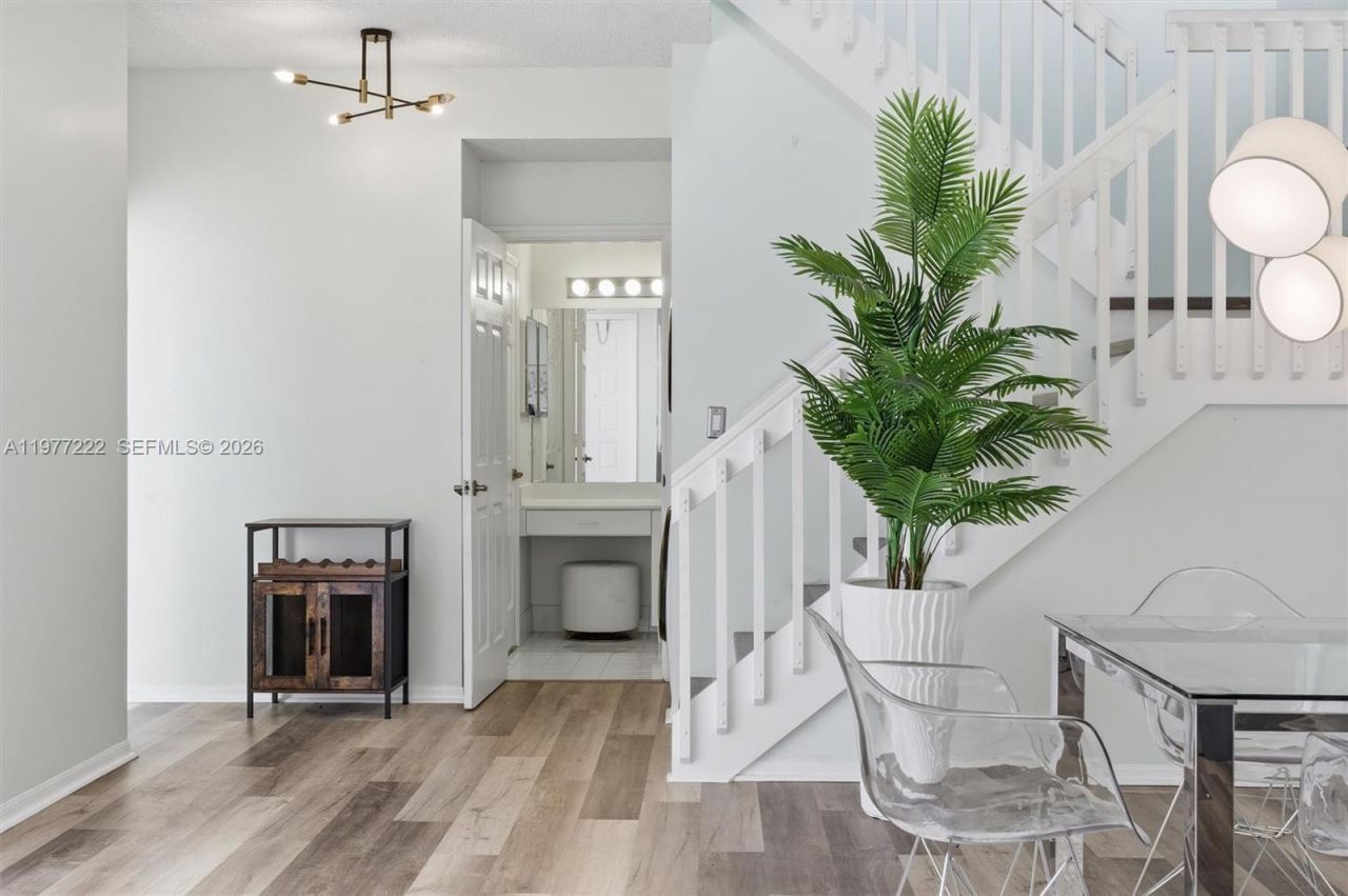 1755 Seagrape Way, Hollywood, FL 33019 Photo