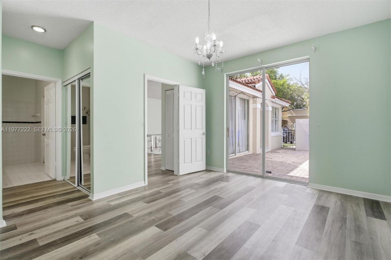 1755 Seagrape Way, Hollywood, FL 33019 Photo