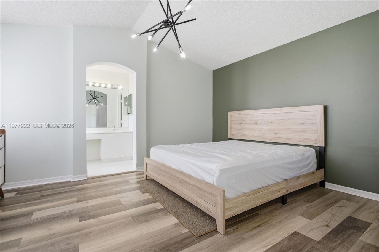 1755 Seagrape Way, Hollywood, FL 33019 Photo