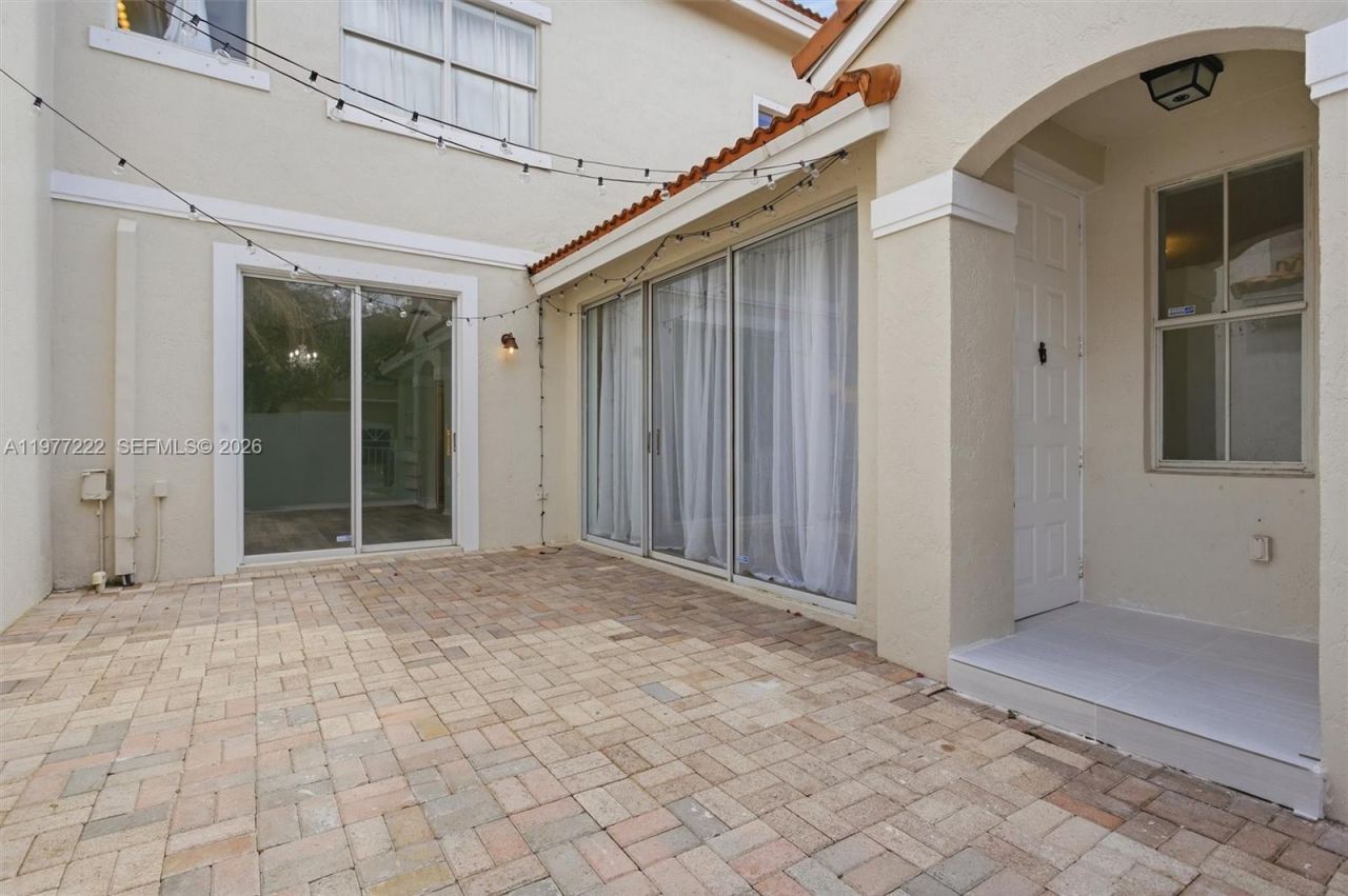 1755 Seagrape Way, Hollywood, FL 33019 Photo