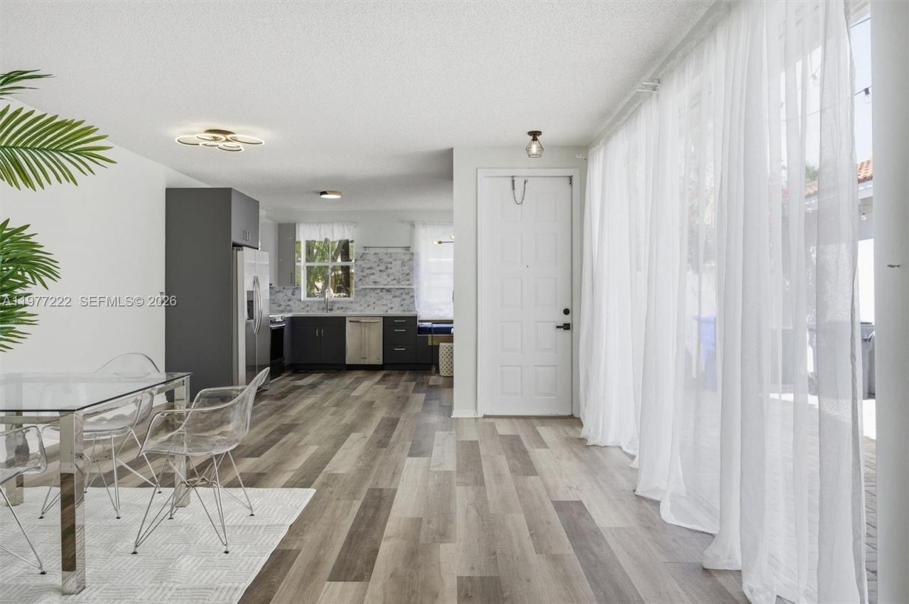 1755 Seagrape Way, Hollywood, FL 33019 Photo