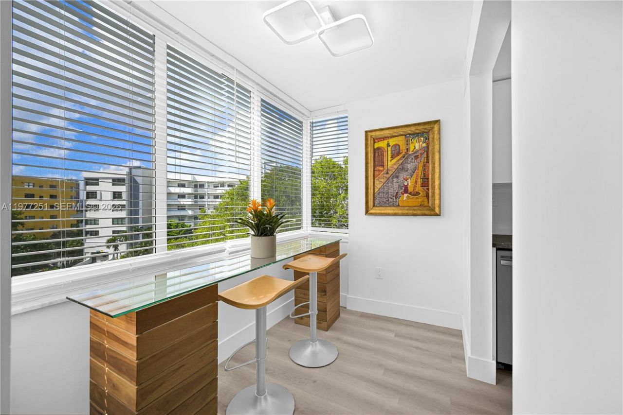 250 180th Dr , Unit 554, Sunny Isles Beach, FL 33160 Photo