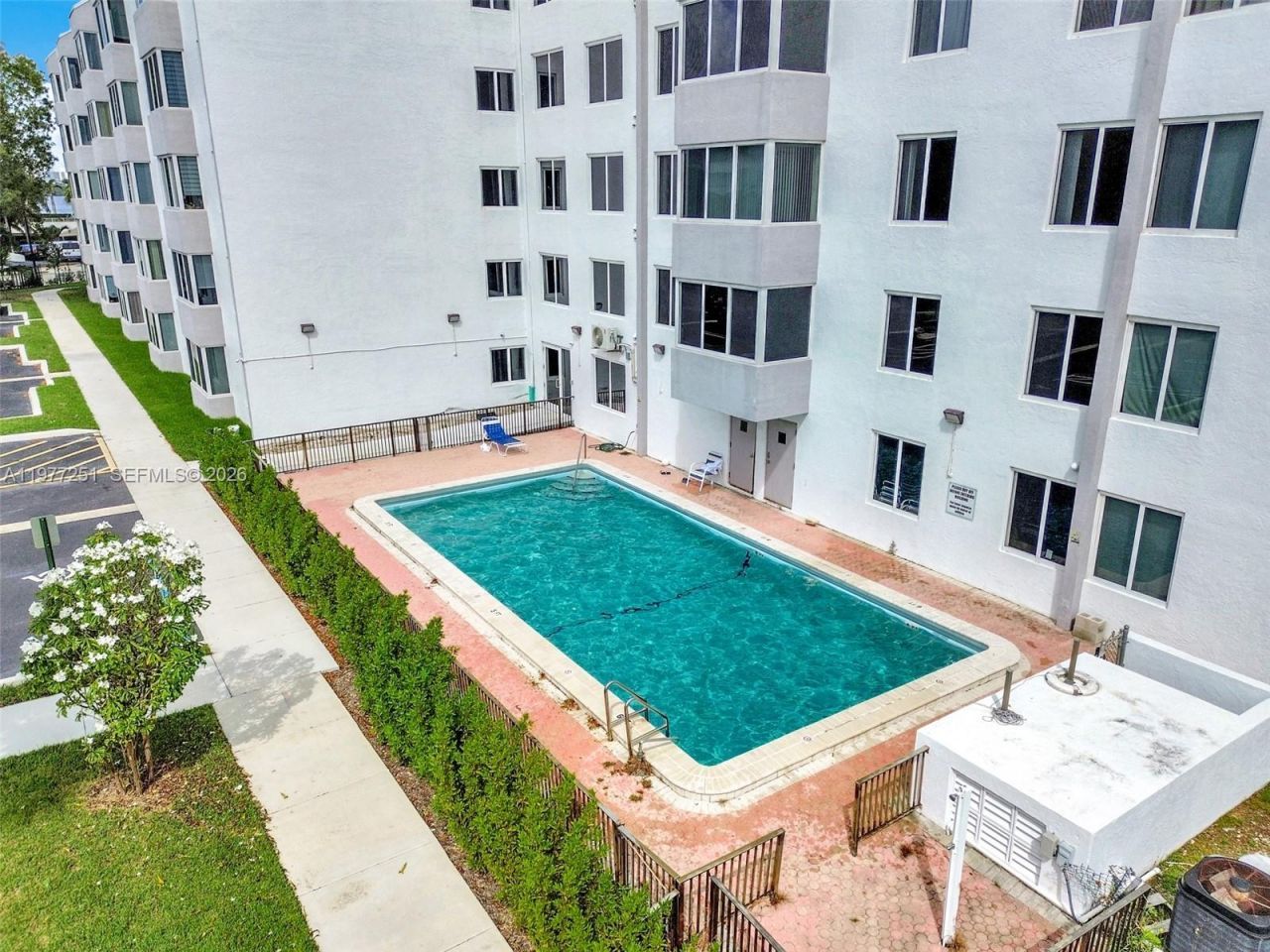 250 180th Dr , Unit 554, Sunny Isles Beach, FL 33160 Photo