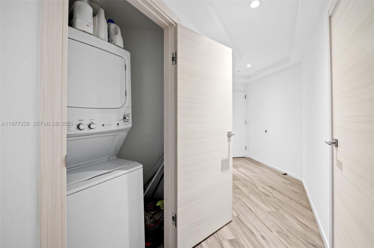 801 S Miami Ave , Unit 2705, Miami, FL 33130 Photo