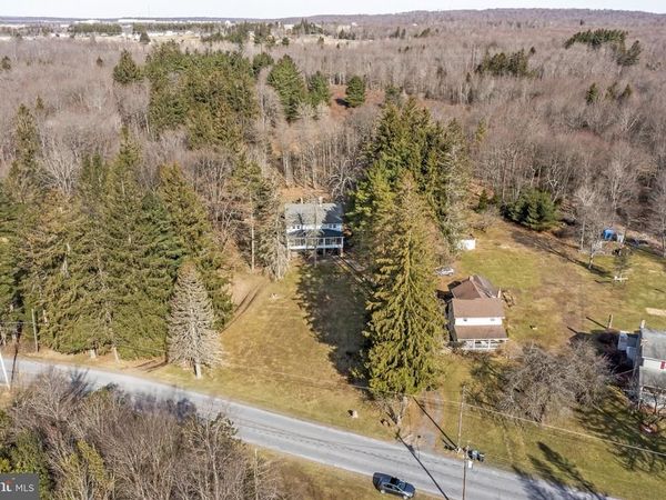 2101 LAKESIDE DRIVE , TOBYHANNA, PA 18466