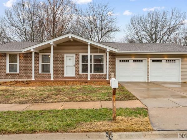 687 Green Forest Drive, Fenton, MO 63026