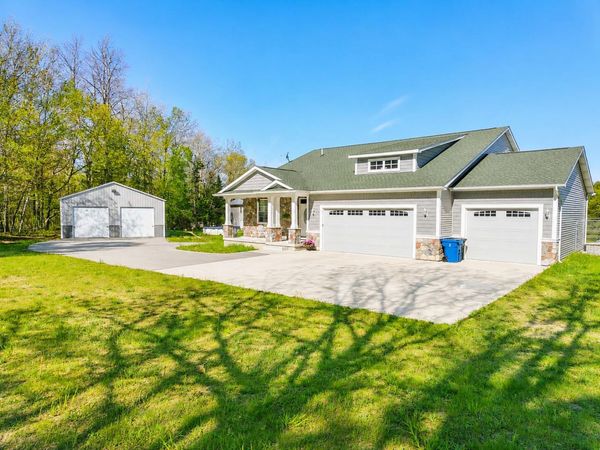 2229 S Loxley Road, Houghton Lake, MI 48629