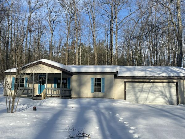 4334 Iverson Trail, Indian River, MI 49749