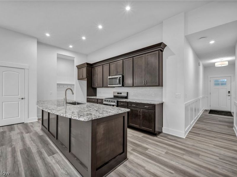 3621 Great Windsor Lane, Green, OH 44685 Photo 13