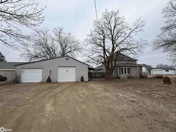 413 SW 2nd Ave, Buffalo Center, IA 50424