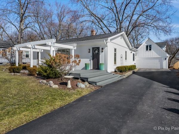 917 S Grove Avenue , Barrington, IL 60010