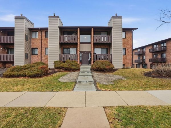 310 SHERIDAN Drive , Unit 1D, Willowbrook, IL 60527