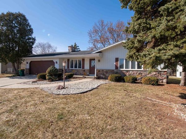 520 WILLOW DRIVE, Fond Du Lac, WI 54935