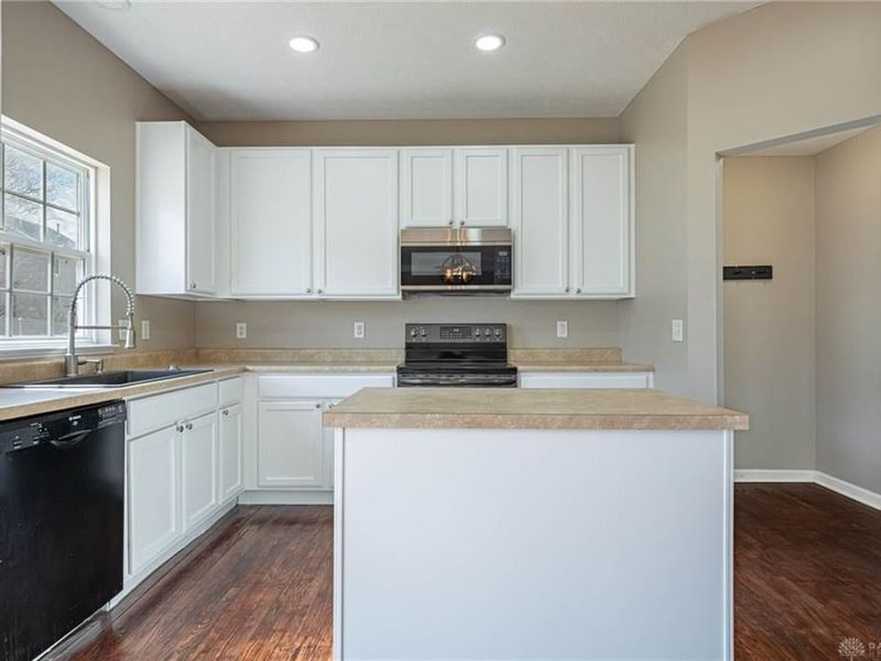 3595 Empire Drive, Beavercreek, OH 45431 Photo 7