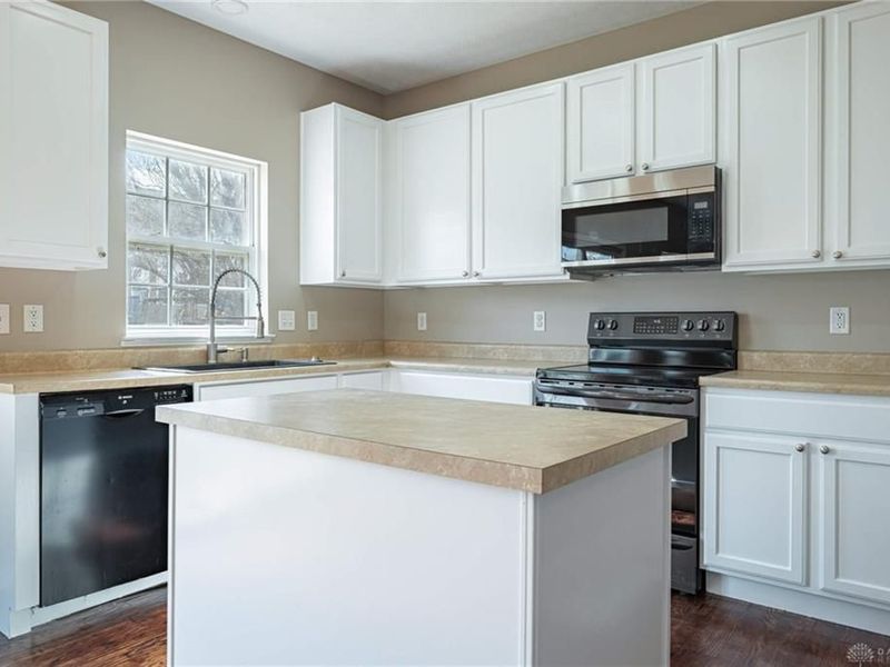 3595 Empire Drive, Beavercreek, OH 45431 Photo 8