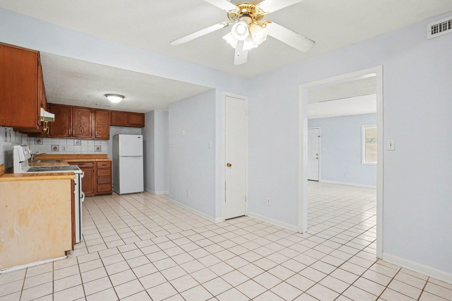 1461 Turkey Ridge Rd. Photo 10