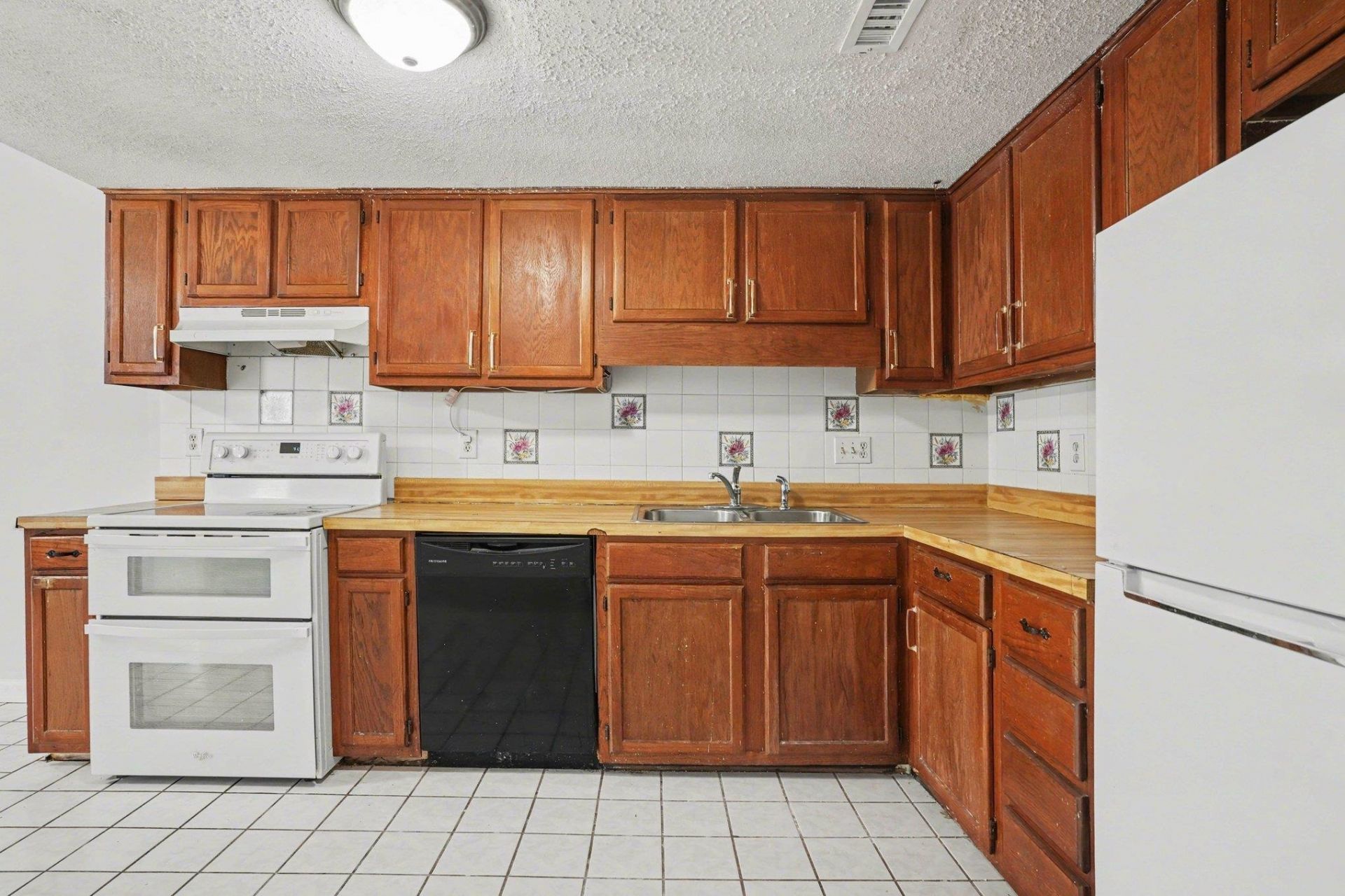 1461 Turkey Ridge Rd. Photo 14