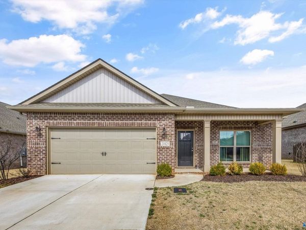 21825 Natures Cove Drive, Athens, AL 35613