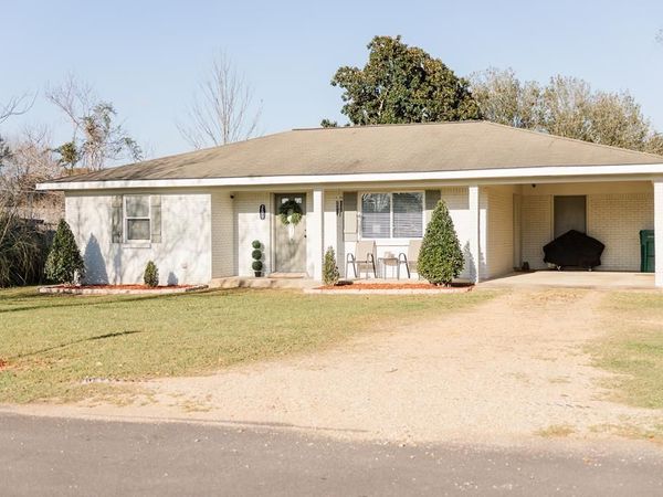 209 Mimosa St., Poplarville, MS 39470