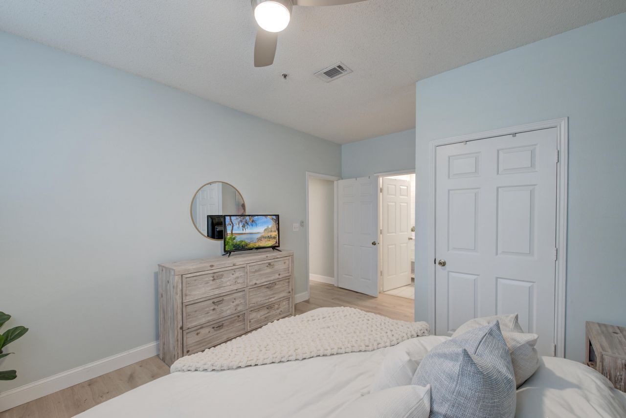 1812 Chatelain Way Photo 18