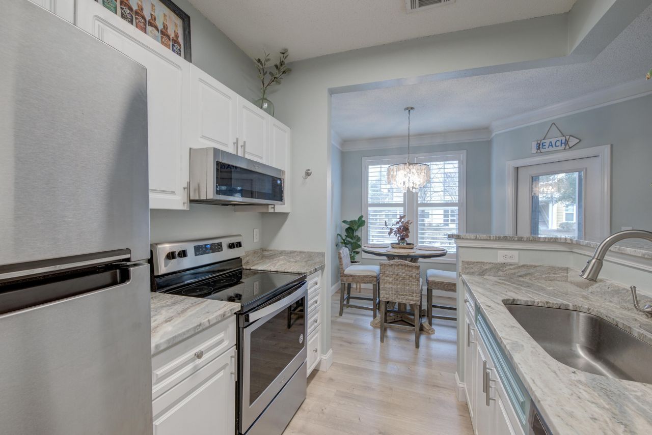 1812 Chatelain Way Photo 32