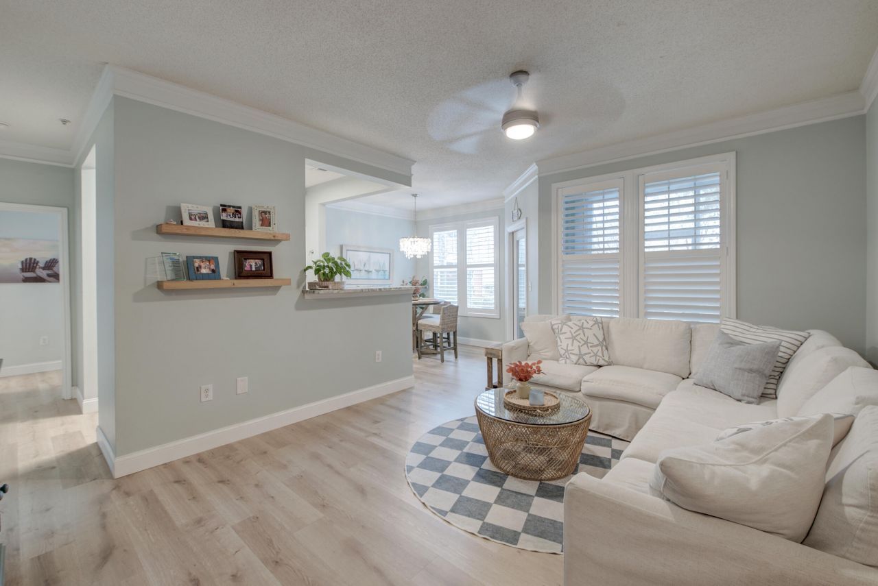 1812 Chatelain Way Photo 5