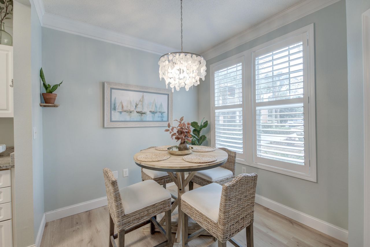 1812 Chatelain Way Photo 6