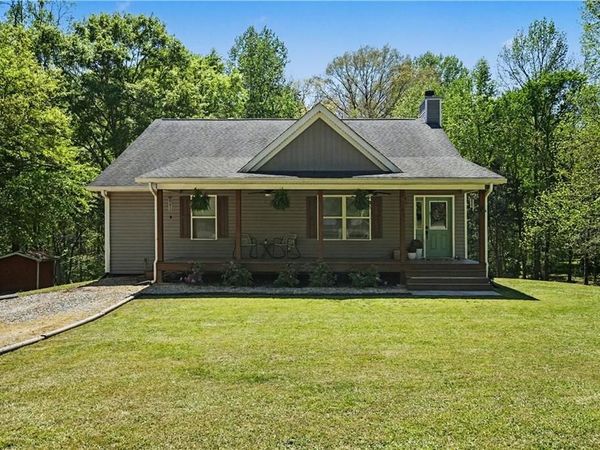 368 Mountain Creek Lane, Maysville, GA 30558