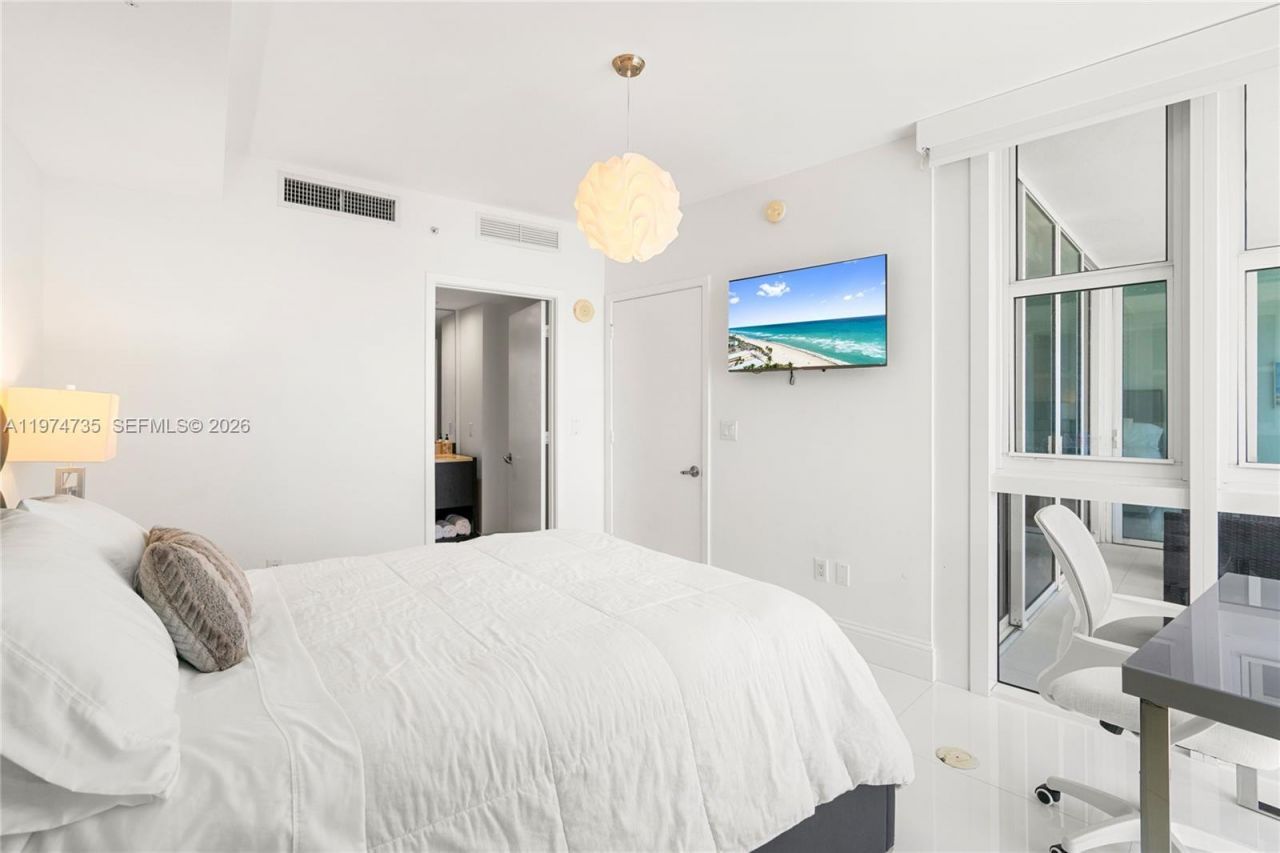 18201 Collins Ave, Unit 1804, Sunny Isles Beach, FL 33160 Photo