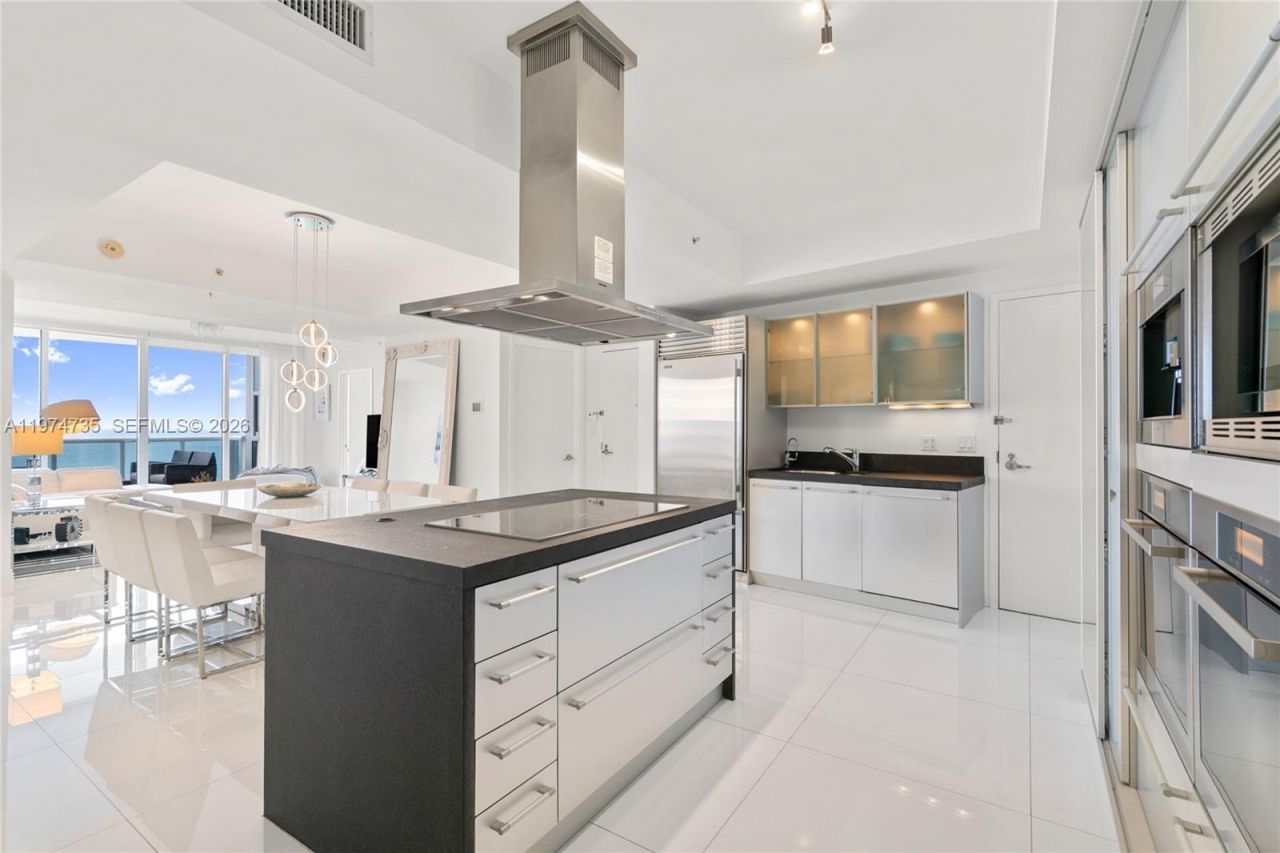 18201 Collins Ave, Unit 1804, Sunny Isles Beach, FL 33160 Photo