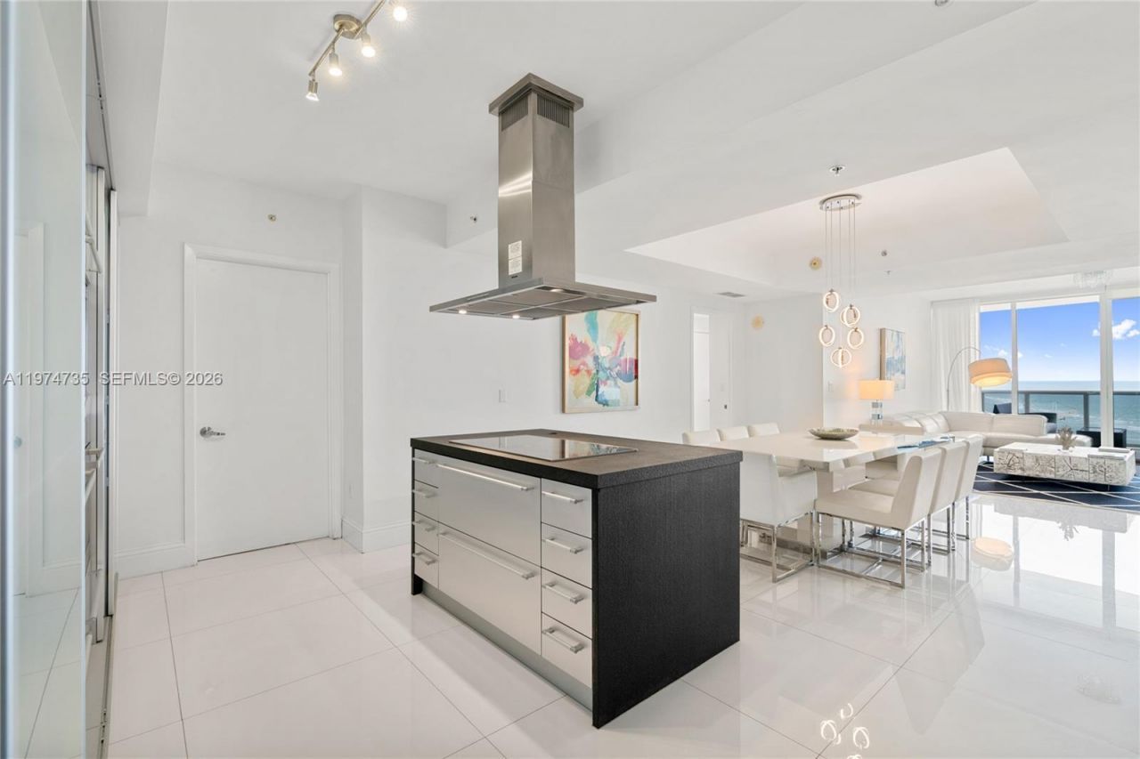 18201 Collins Ave, Unit 1804, Sunny Isles Beach, FL 33160 Photo