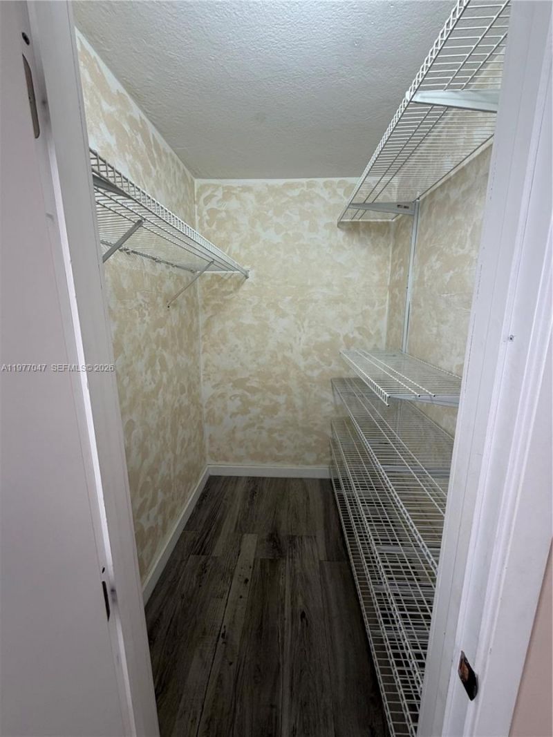 1340 Lincoln Rd, Unit 408, Miami Beach, FL 33139 Photo