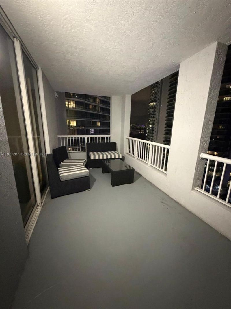 170 SE 14th St , Unit 2202, Miami, FL 33131 Photo