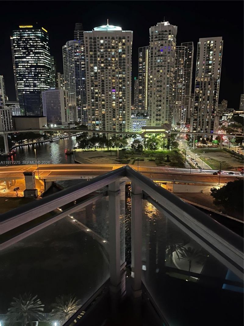 92 SW 3rd St, Unit 1801, Miami, FL 33130 Photo