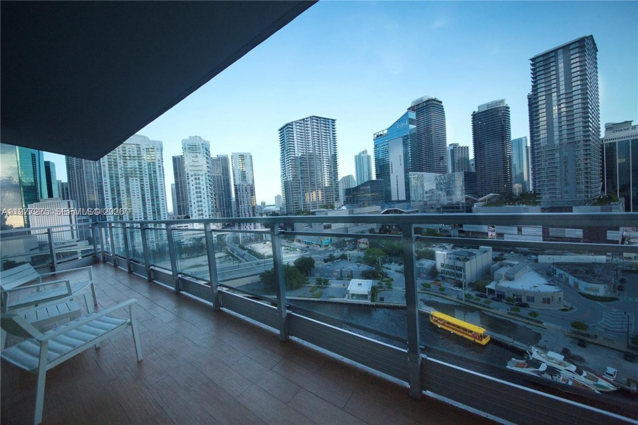 92 SW 3rd St, Unit 1801, Miami, FL 33130 Photo