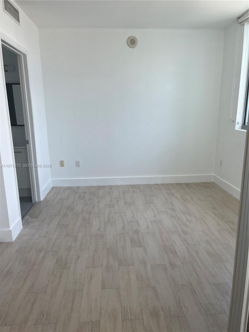 92 SW 3rd St, Unit 1801, Miami, FL 33130 Photo