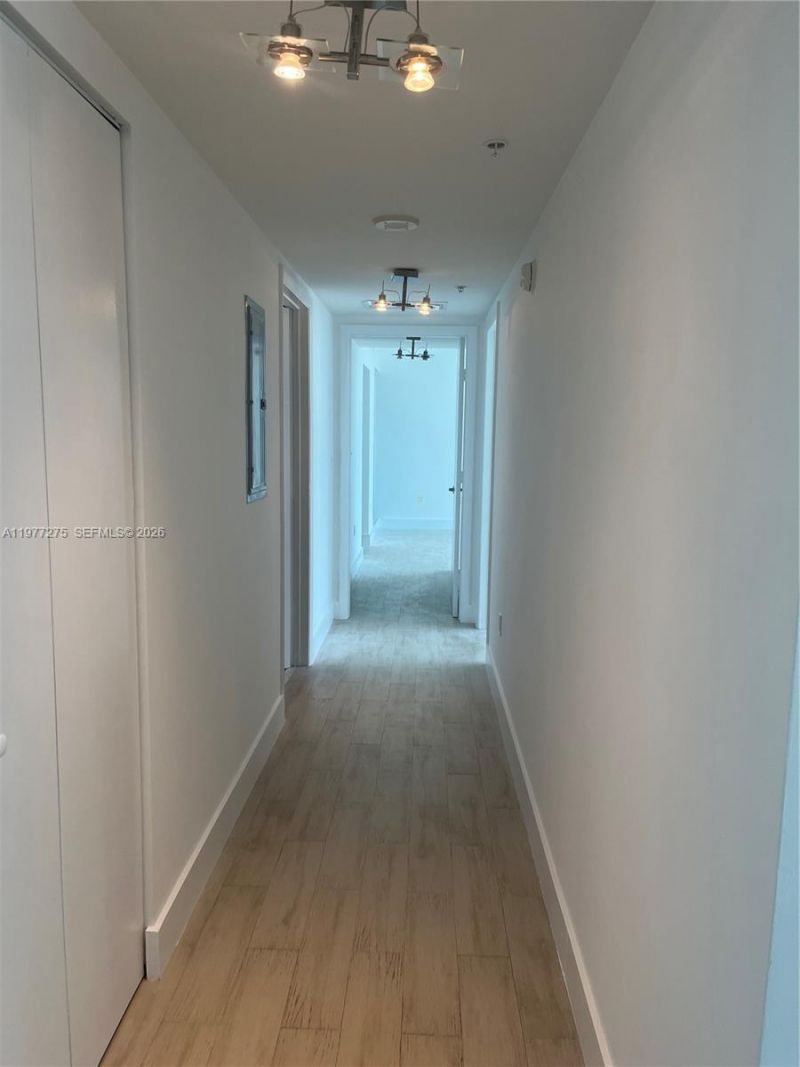 92 SW 3rd St, Unit 1801, Miami, FL 33130 Photo