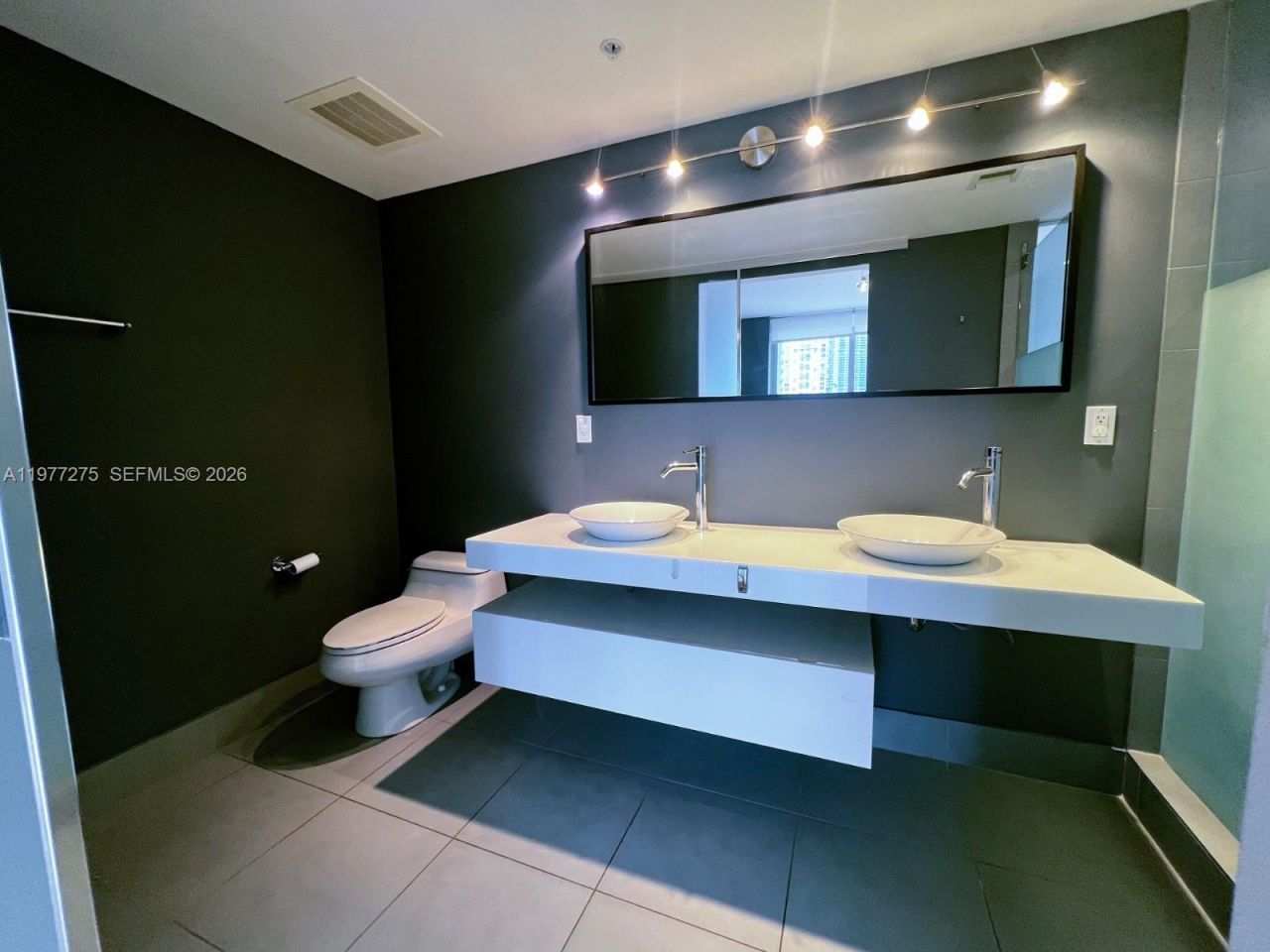 92 SW 3rd St, Unit 1801, Miami, FL 33130 Photo