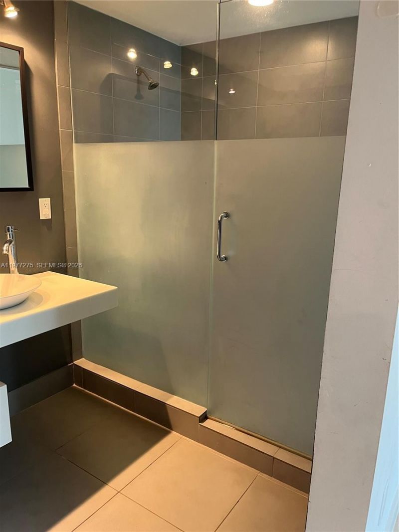 92 SW 3rd St, Unit 1801, Miami, FL 33130 Photo