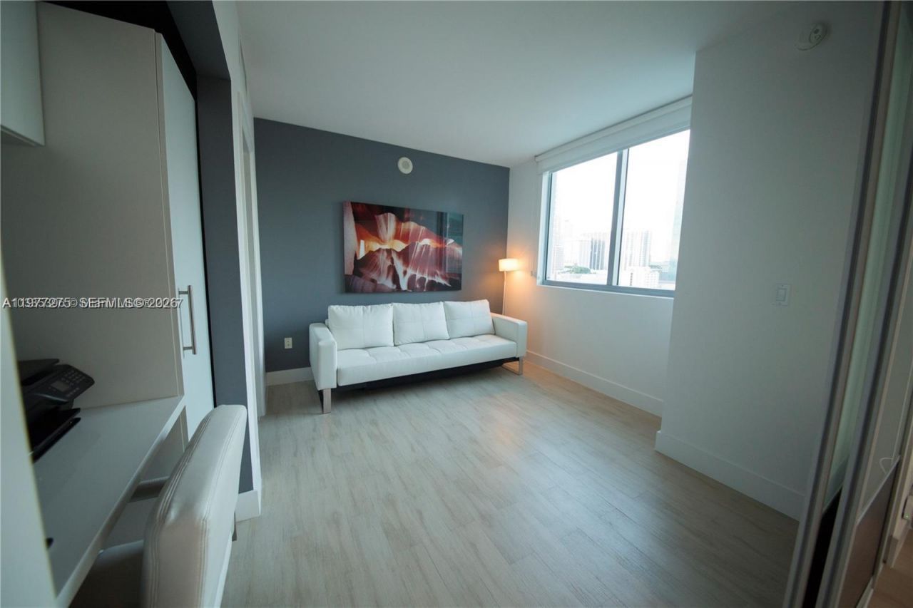 92 SW 3rd St, Unit 1801, Miami, FL 33130 Photo