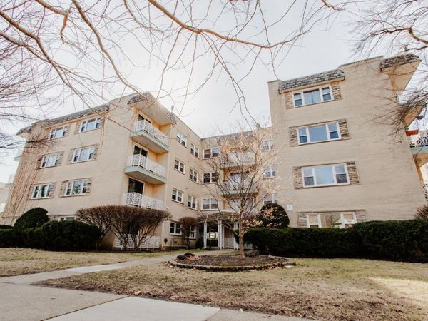 710 Oakton Street , Unit 304, Evanston, IL 60202