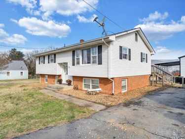 1541 Penley BLVD , Salem, VA 24153