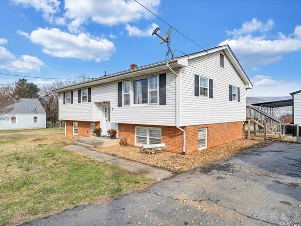 1541 Penley BLVD , Salem, VA 24153