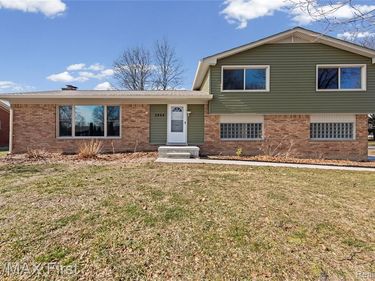 2864 Colonial Trail, Bloomfield Hills, MI 48304