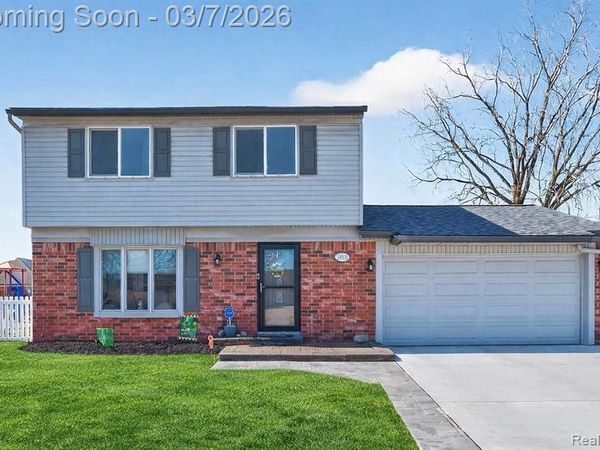 29530 Cambridge Street, Flat Rock, MI 48134